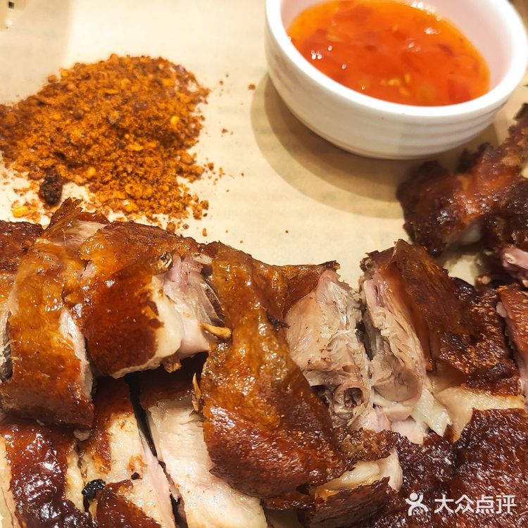 不输牛蛙。烤鸭也很让人惊艳,没想到不输烤鸭店