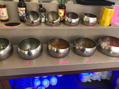 自助调料区-毛辣果·贵州红酸汤牛肉火锅(西单店)