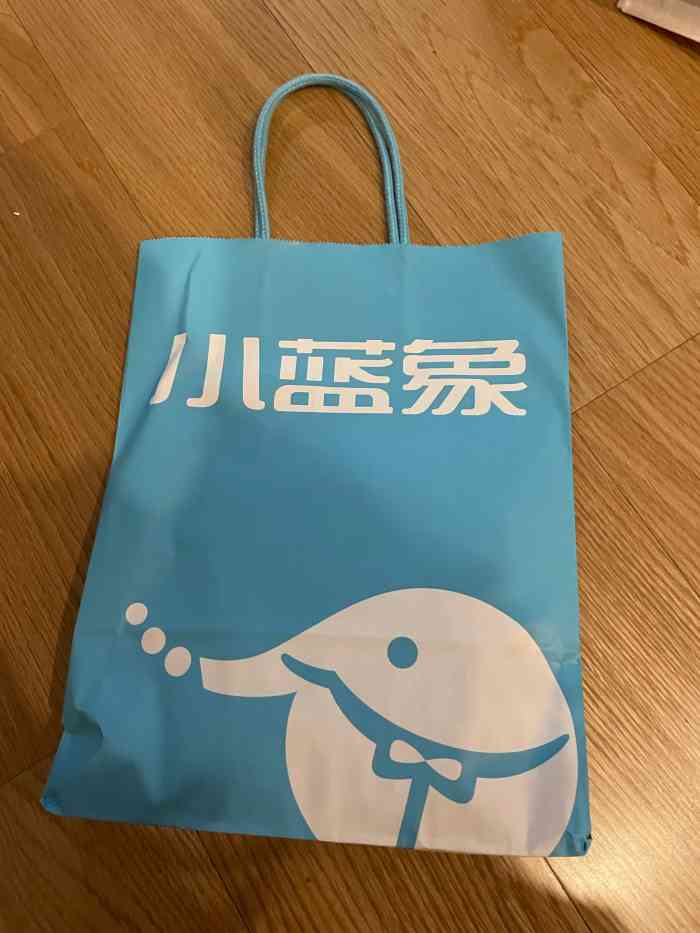小蓝象(宝山购物中心店)-"原先没听过这个牌子的衣服,前段时间有活动.