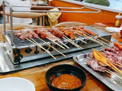 -哈尔滨小酒馆·鲜肉现穿自助烧烤(康新花园店)