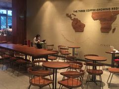 大堂-星巴克(广州百信广场东区店)