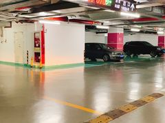 -龙湖天街-停车场