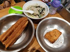 弄堂小馄饨-弄堂咪道-饭香·面香·馄饨香(钦州北路田尚坊店)