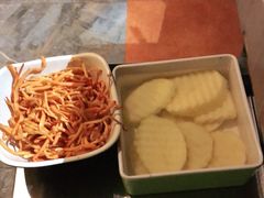 野生虫草花-探窝·竹笙椰子鸡(杨箕店)