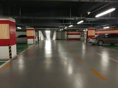 -世纪都会-停车场