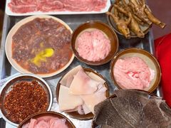 -渝嘴小老弟老火锅(华新村店)