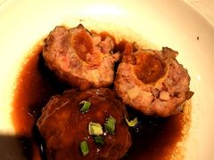 鸭蛋黄狮子头-梅飞酒家(桑园路店)
