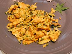 香椿炒蛋-甜阿姨·天台花园私房菜(万松园店)