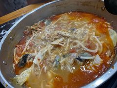 -黄利砖万峰林布依特色酸笋牛肉馆