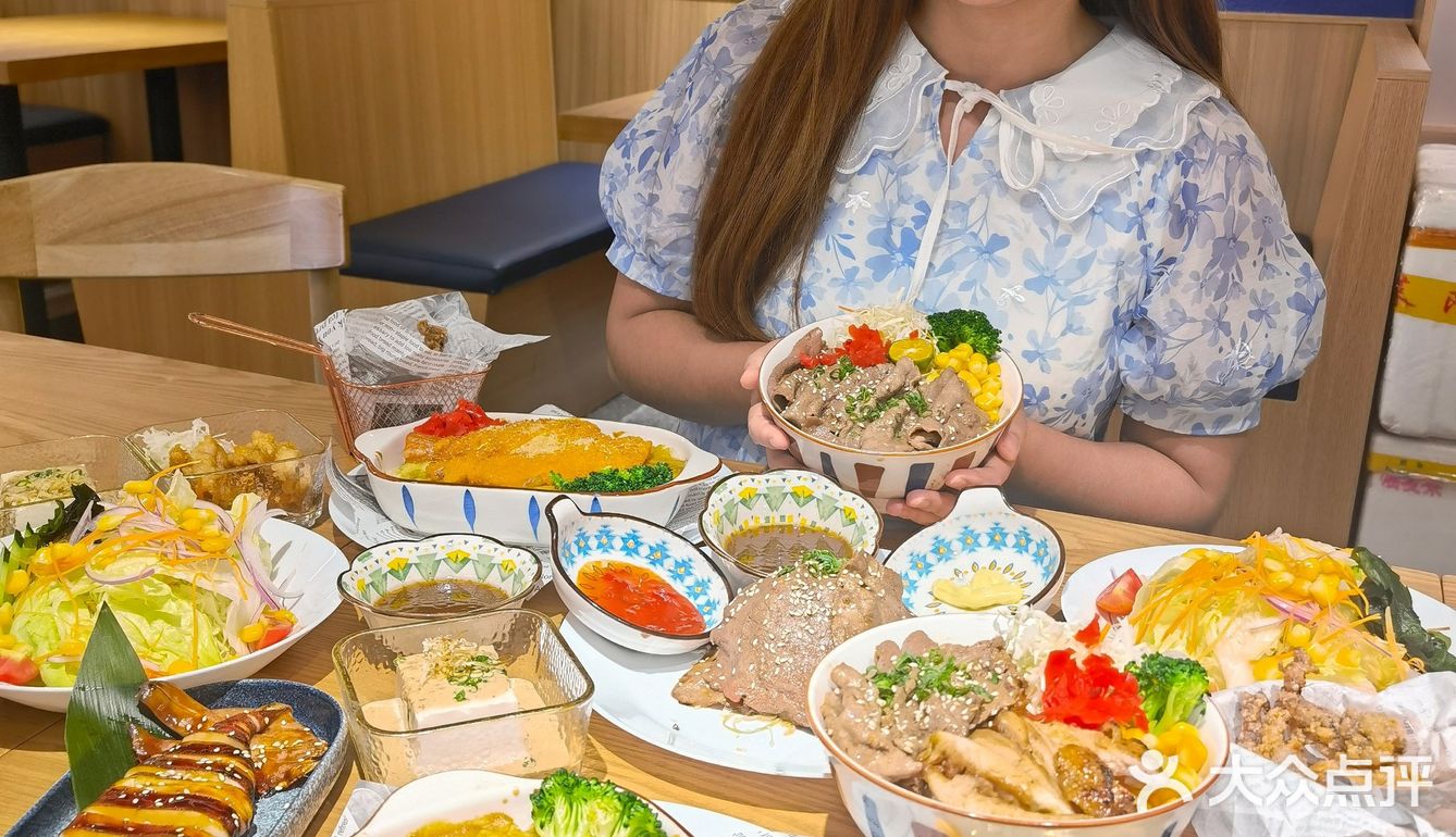 一喜食堂 | 巨型丼饭，大大的满足❤️ ！