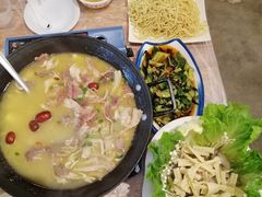 -霄汉牛三鲜湖北砂锅菜(万松园2店)