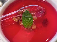 鲜火龙果冰粉-老佛爷铜炉蛙锅(海岸城店)