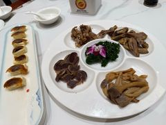 -梅利汴京烤鸭•开封豫菜地标店(东大街店)