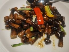 -海派悦庭·海胆烧麦·新融合菜(凯德广场店)