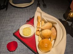 -弦月窗LUNETTE BY AMANDA(复兴路店)