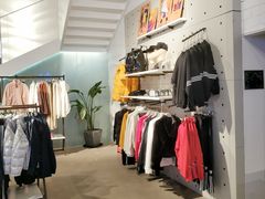 -阿迪达斯(武林银泰三叶草店)