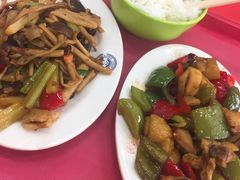 青椒炒鸡腿-农园餐厅(北京大学店)