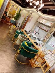 -涂tu指甲日式美甲美睫店