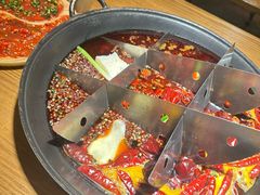-卤校长重庆火锅(银泰城店)