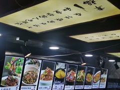 -巷子里小酒馆(繁荣路店)