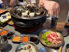 -围炉肉舍•炭烤活鳗•丹东海鲜烤肉(步行街店)