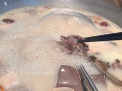 -左庭右院鲜牛肉火锅(金山万达店)