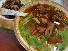 -金杨拉面王小吃面馆·牛三宝面·红烧牛肉粉