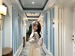 -芭黎人江景轻奢酒店(告庄西双景星光夜市店)