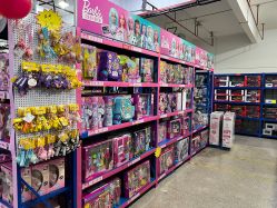 -逝水玩具折扣店
