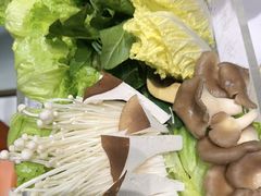 -红鼎豆捞·非遗鲍皇汤火锅(宝丰路店)