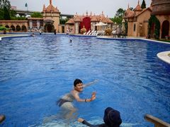 -泉城欧乐堡戏水湾艺术养生温泉