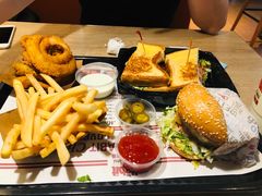 -The Habit Burger Grill 哈比特汉堡(复兴soho店)