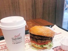 -The Habit Burger Grill 哈比特汉堡(世博店)