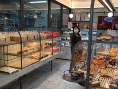 面包甜点陈列柜-面包新语(上地华联店)