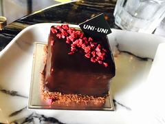 -UNI UNI(环亚凯瑟琳店)