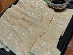 自制豆腐皮-鱼头泡饭·湖北菜·非物质文化遗产(岳家嘴总店)