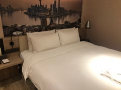 -上海外滩老码头亚朵酒店