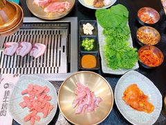 -臻牛烤肉