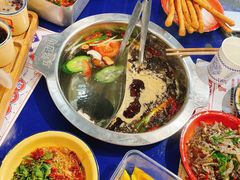 经典锅底-马路边边串串香(苗栗路店)