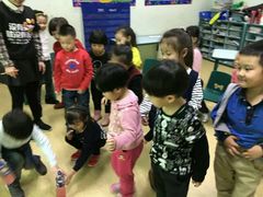 -瑞思少儿中心·少儿英语素养启蒙(勒泰直营校区)