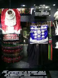 -凤凰县苗族银饰锻制技艺传习所