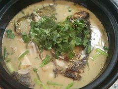 鱼头火锅-湘聚南县土菜馆(龙山二路店)
