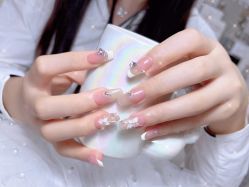 -UN·桃喜日系美睫美甲