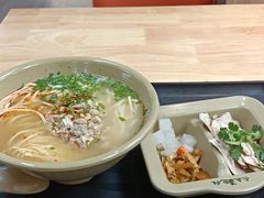 -亮亮面馆(经六路店)