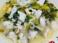 川味老谭酸菜鱼-稻香酒家·33年老字号·港式粤菜(富邦中心店)