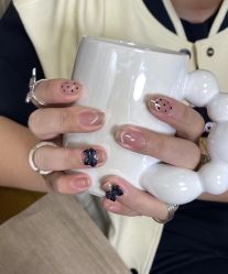 -芊冉•美甲美睫纹绣