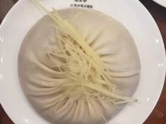 陈士荣蟹黄汤包-鸿运酒楼