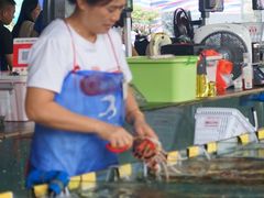 -三亚火车头万人海鲜广场