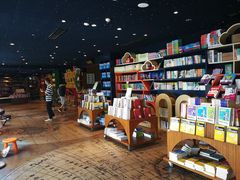 -钟书阁(珍园店)