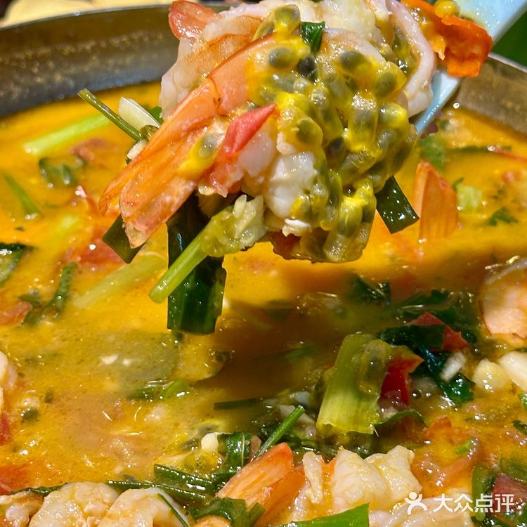 没去版纳!在昆明吃上了傣族寨子里的席